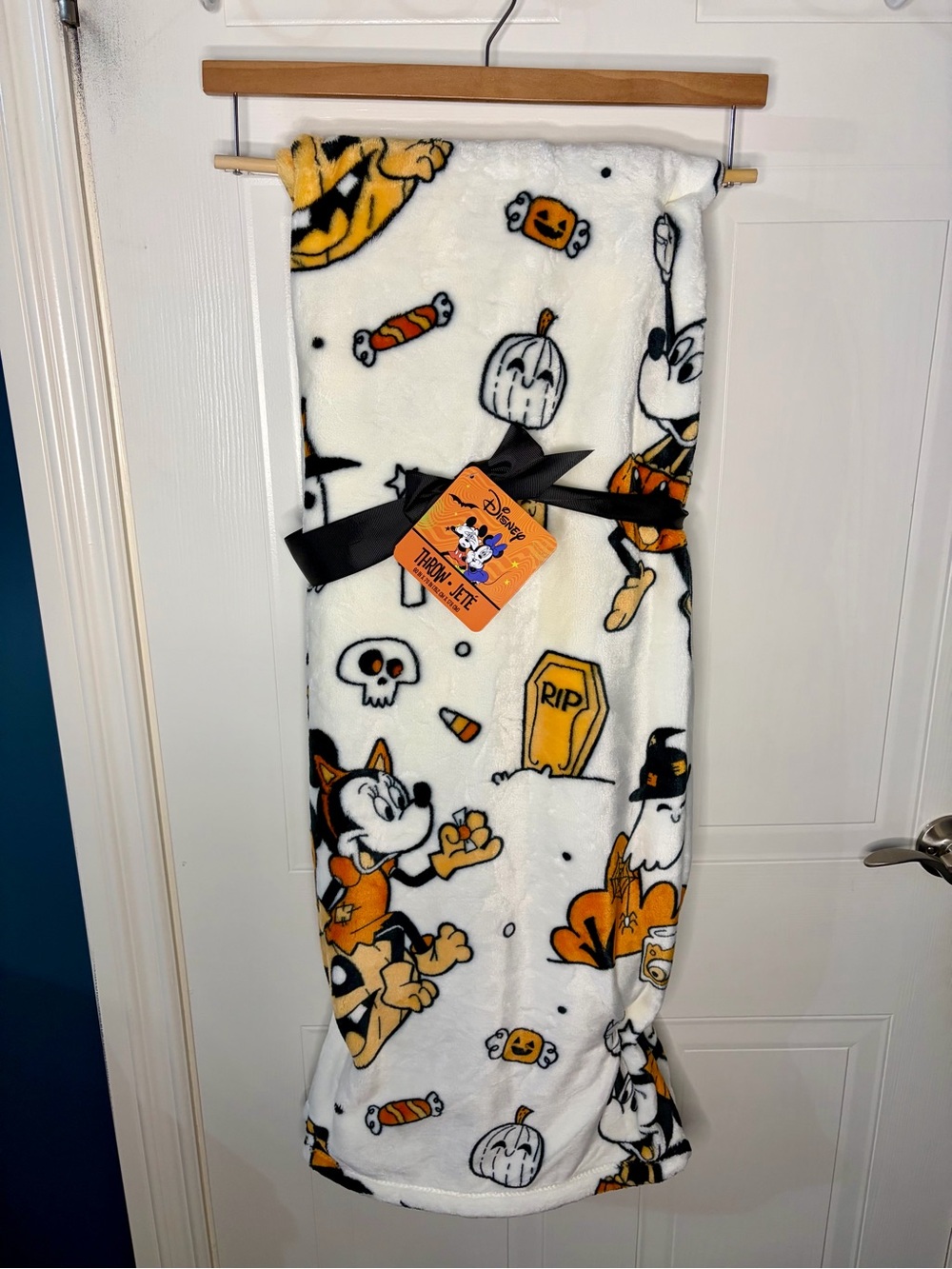 Disney Halloween Throw Blanket - Mickey & Minnie Mouse